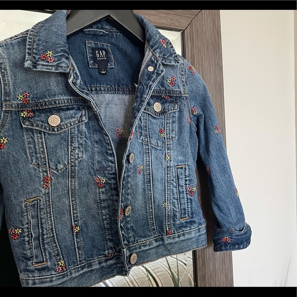 Girls Jean jacket - embroidered with flowers - Picture 2 of 3